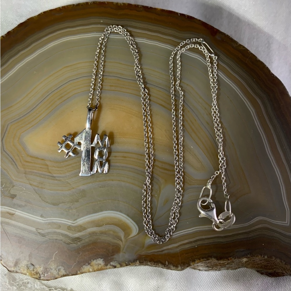 STERLING SILVER #1 MOM NECKLACE